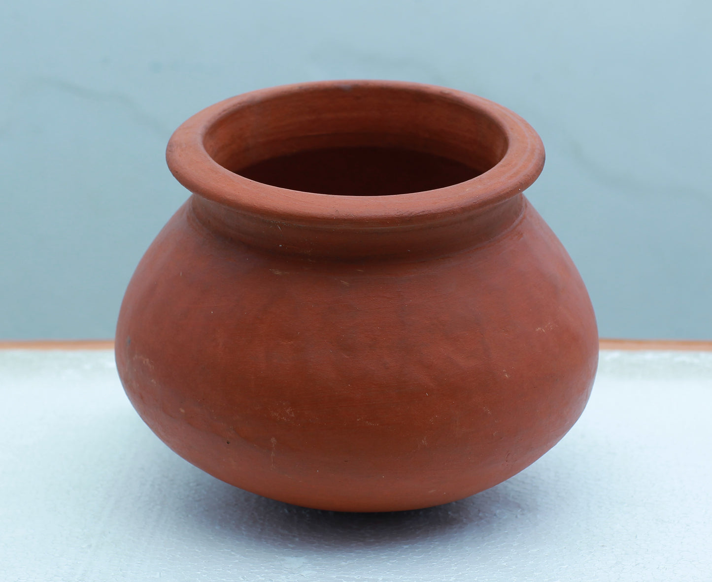Clay Mall Kerala 3L Traditional Clay Pot โ Handcrafted Kalam/Matka/Handi for Authentic Tamil Cooking, Pongal Preparation & Curd Churning. Ideal for Traditional South Indian Dishes.