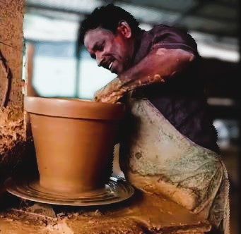Clay Mall Kerala 3L RED URULI earthen/Clay Pot/Handi/kadai for Cooking BIRIYANI, Curry and Curd Churning, Glossy Finish