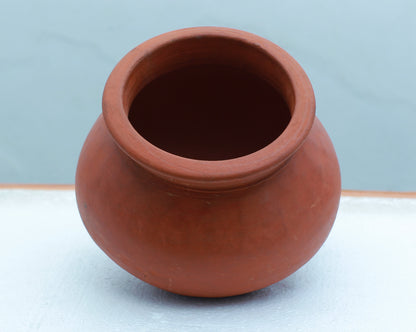 Clay Mall Kerala 3L Traditional Clay Pot – Handcrafted Kalam/Matka/Handi for Authentic Tamil Cooking, Pongal Preparation & Curd Churning. Ideal for Traditional South Indian Dishes.